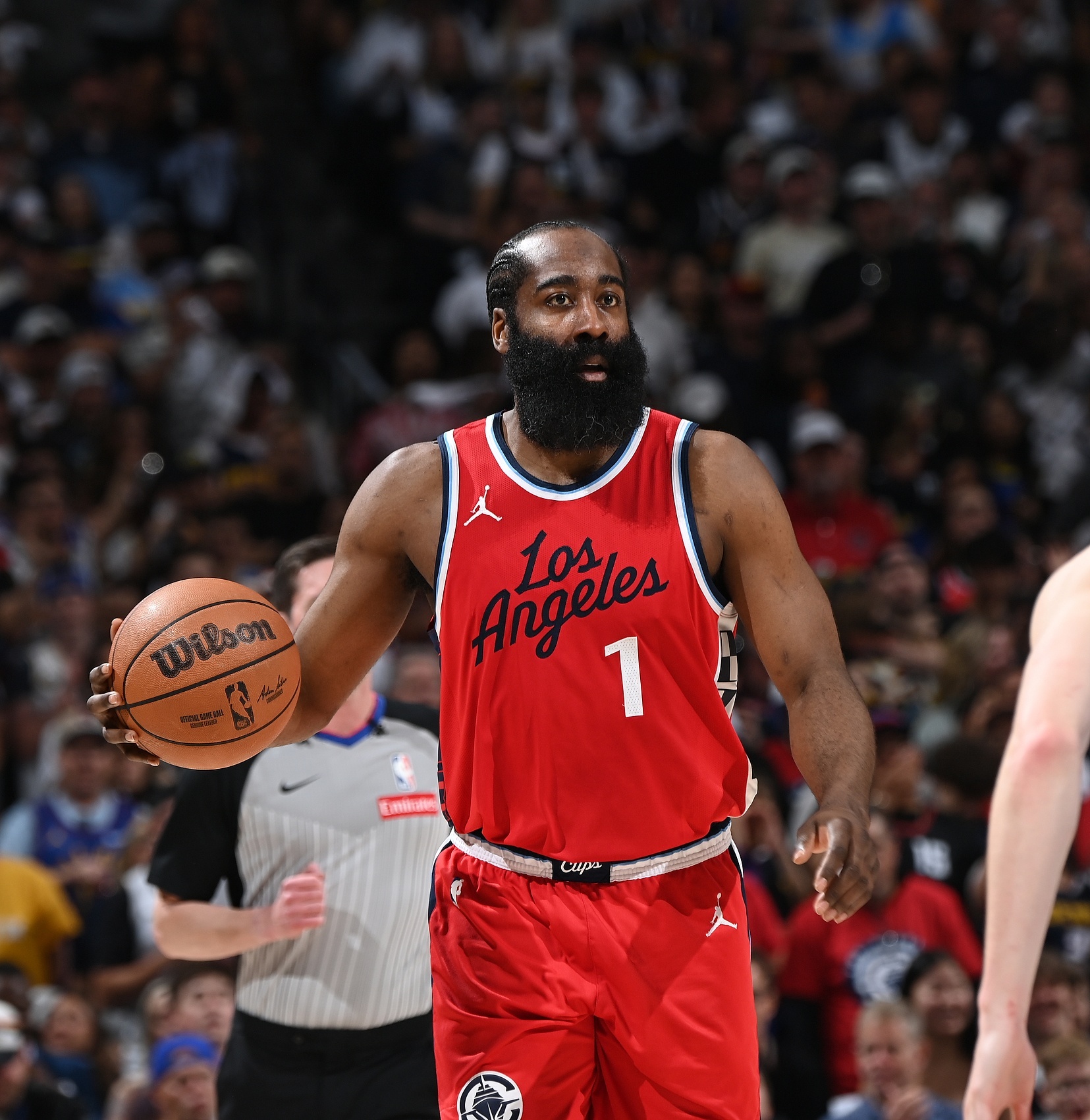 哈登连续十五场比赛得分超过高光表现，TES挑战极限！的简单介绍